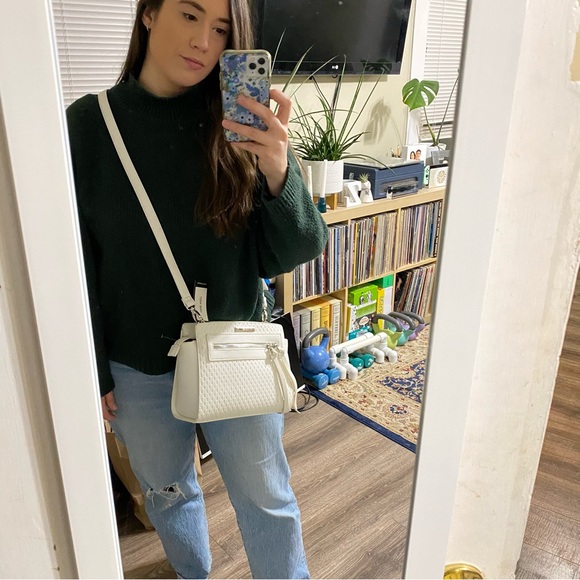 NWT White "At the After Party" Crossbody Purse - Picture 5 of 7